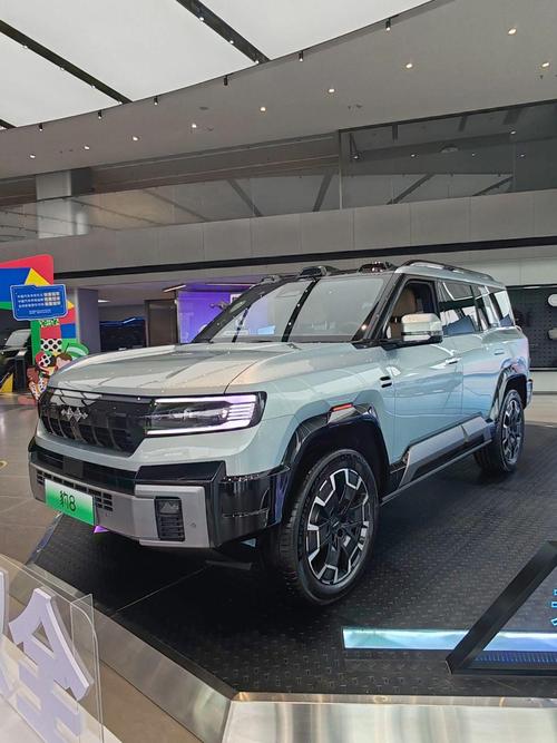 成都128比亚迪方程豹硬派越野的爆款，英菲尼迪35周年与你共成长